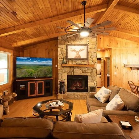 Cozy 'Grey Fox' Cabin Between Boone & 布洛英罗克山 外观 照片