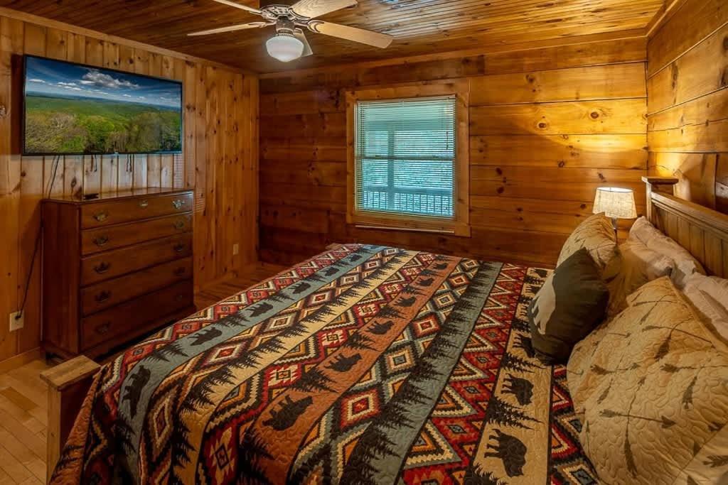 Cozy 'Grey Fox' Cabin Between Boone & 布洛英罗克山 外观 照片