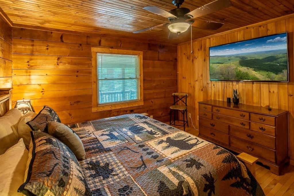 Cozy 'Grey Fox' Cabin Between Boone & 布洛英罗克山 外观 照片