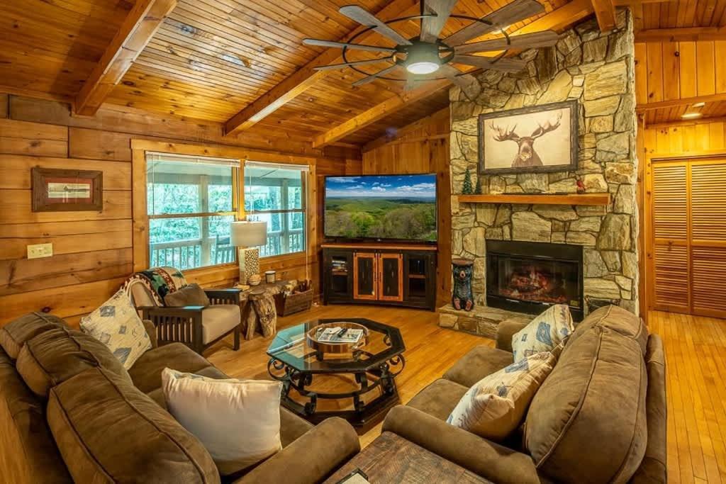 Cozy 'Grey Fox' Cabin Between Boone & 布洛英罗克山 外观 照片