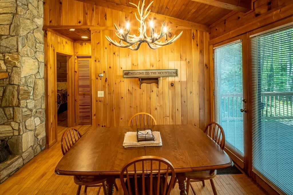 Cozy 'Grey Fox' Cabin Between Boone & 布洛英罗克山 外观 照片