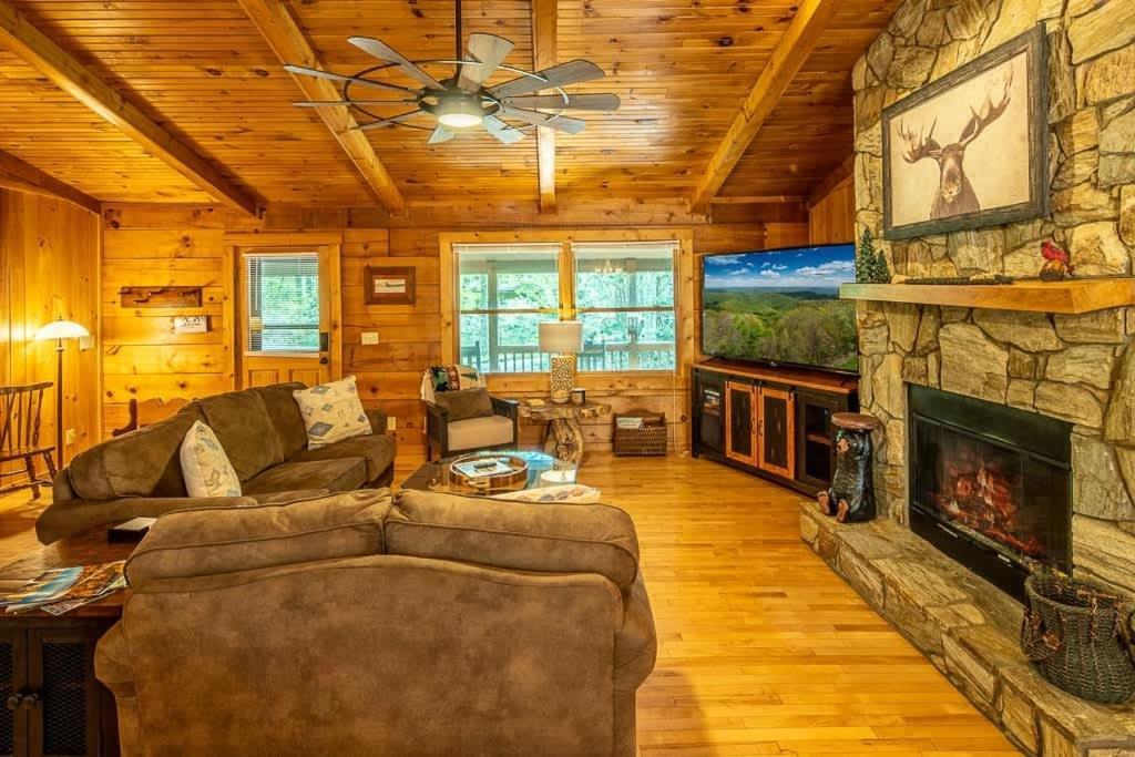 Cozy 'Grey Fox' Cabin Between Boone & 布洛英罗克山 外观 照片